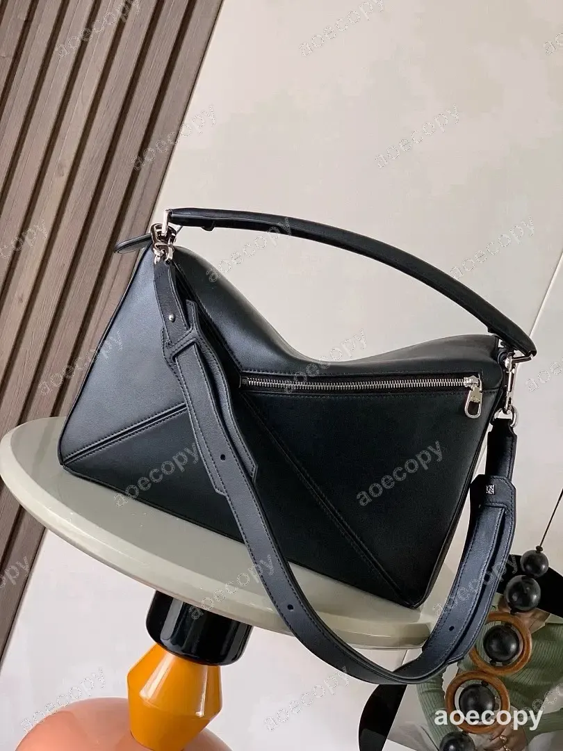 大人気★ ロエベ バッグ N級品 No.0187