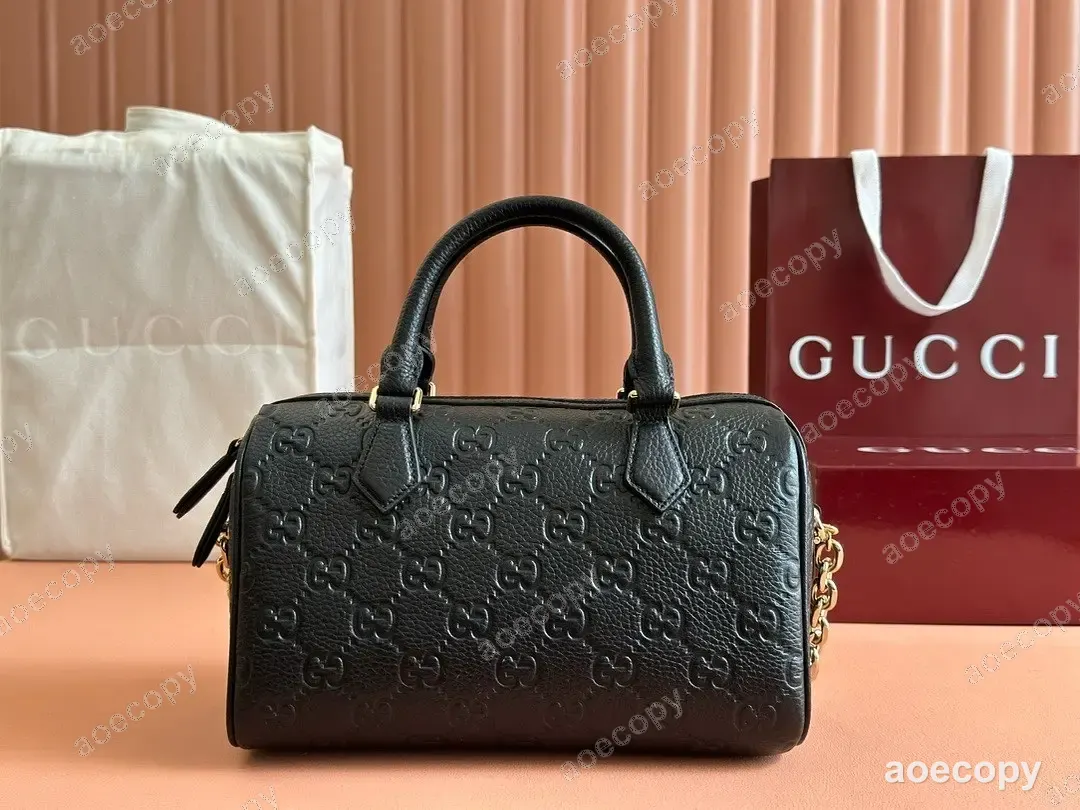 激安 グッチ エンブレム ショルダーバッグ コピー 815255 No.0027