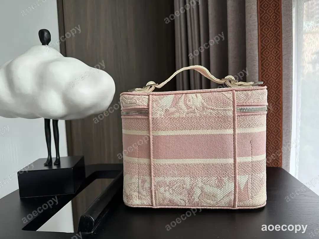 大人気★ ディオール バッグ 偽物 25X18X8CM No.0323