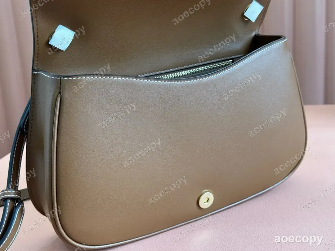 可愛い グッチ ブロンディ ショルダーバッグ 偽物 815716 No.0220
