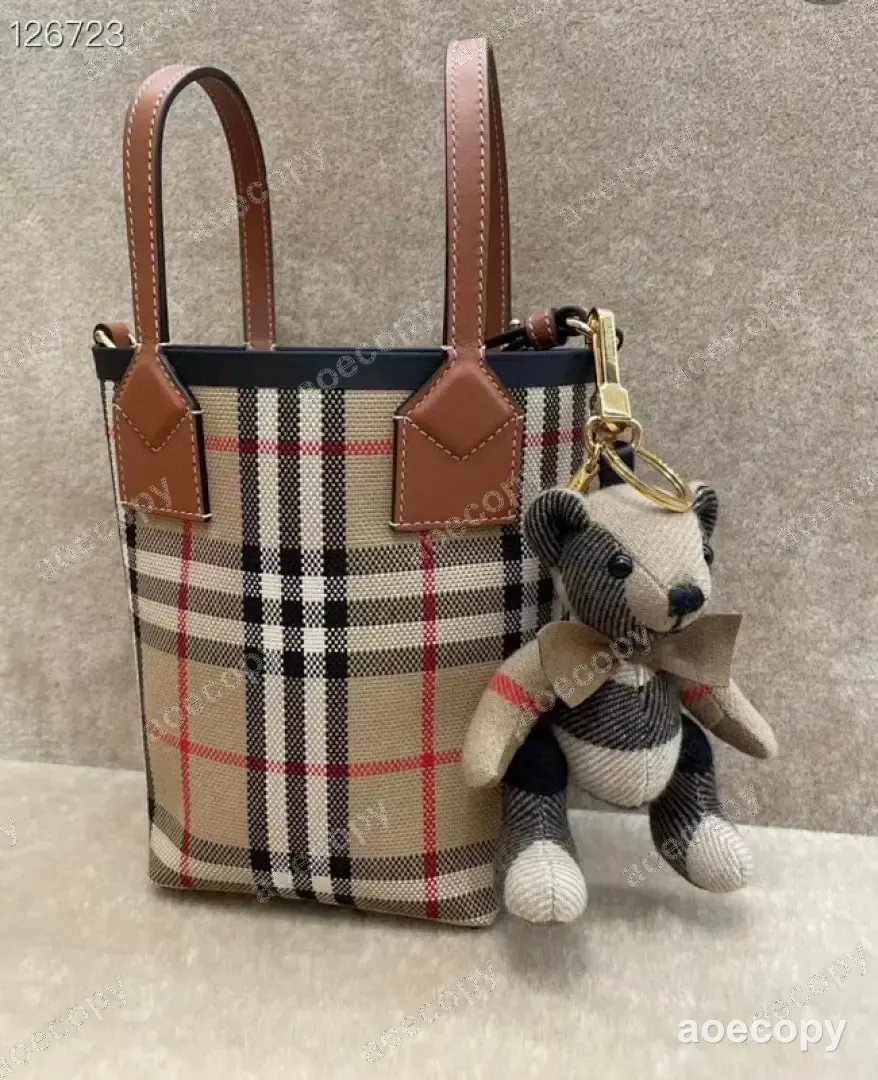 大人気★ バーバリー バッグ N級品 000025F1 No.0441