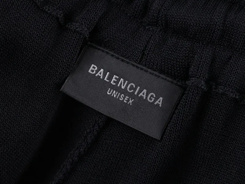 01 Logo Shorts