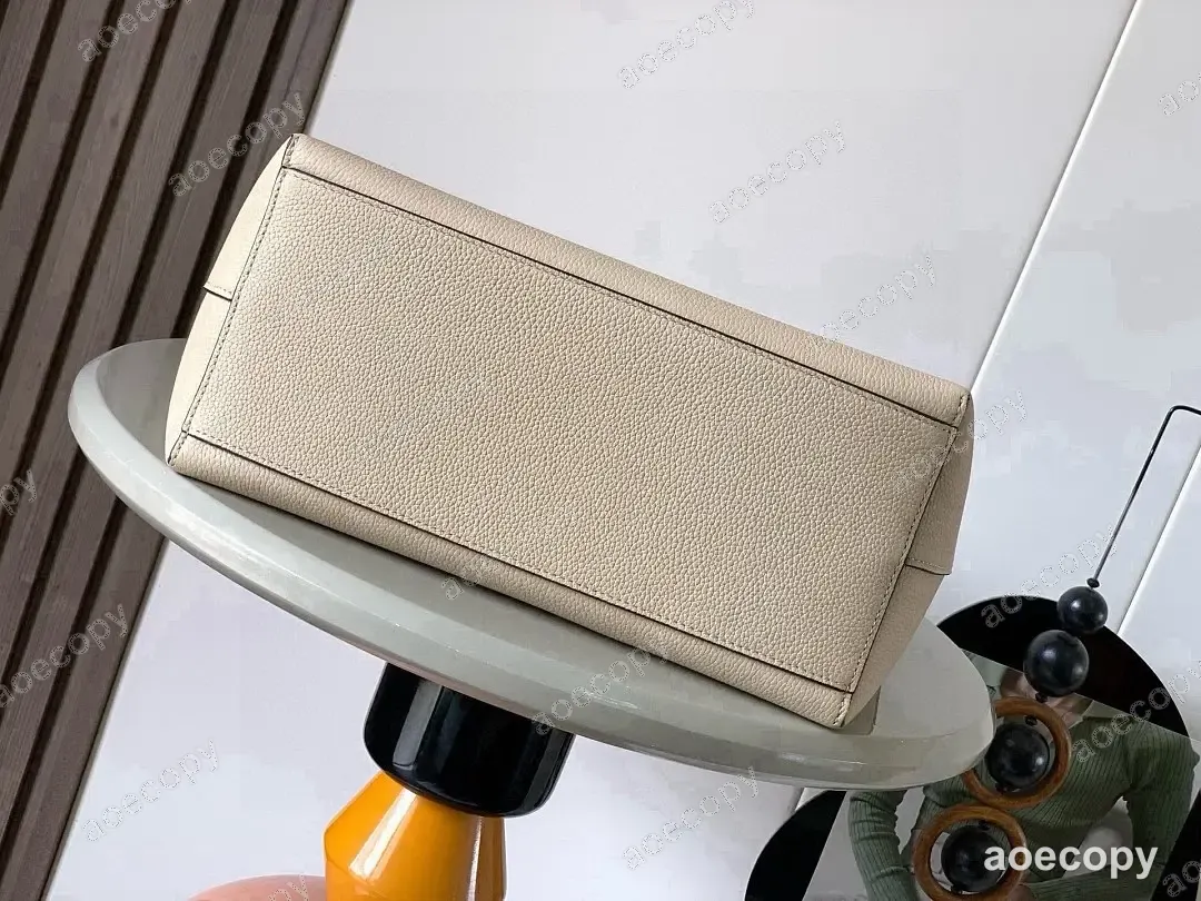 大人気★ ロエベ バッグ N級品 No.0121