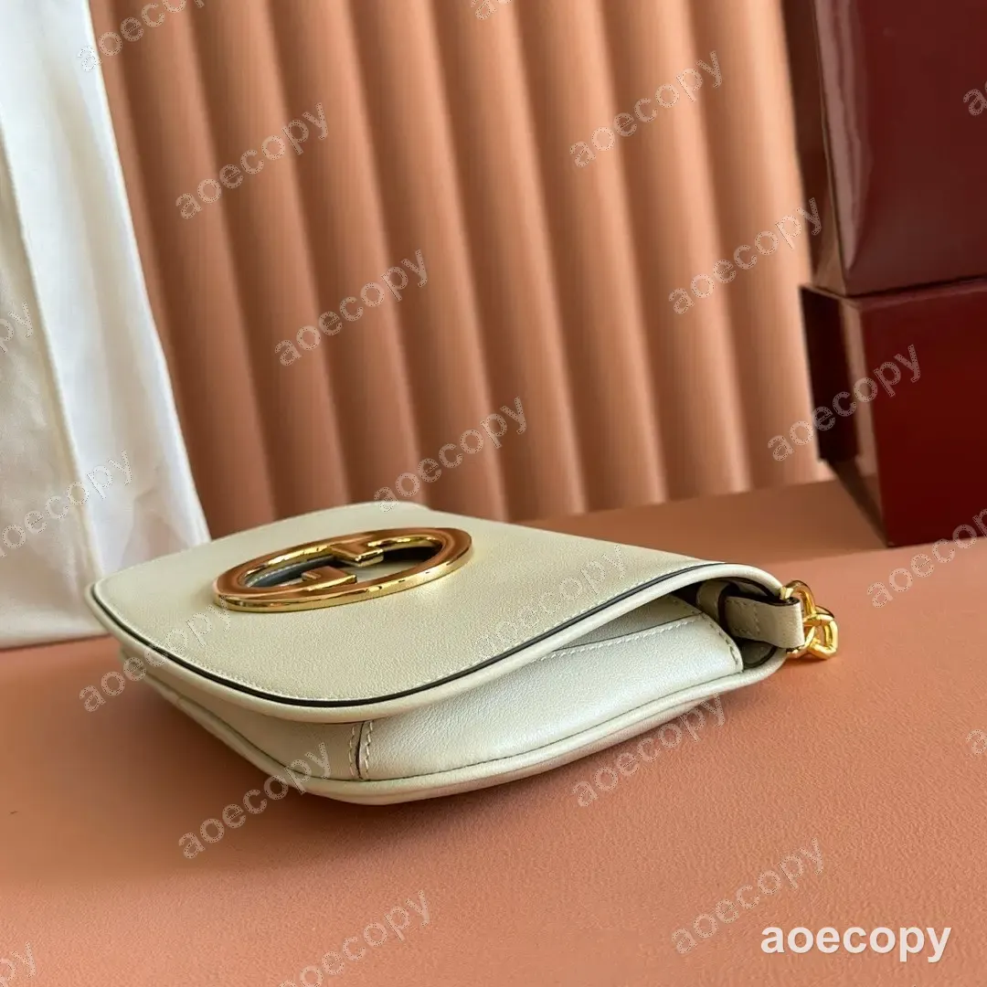 可愛い グッチ ショルダーバッグ N級品 699268 No.0211