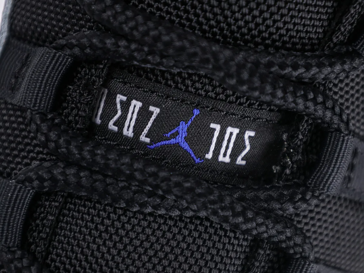 Logo and Shoe Lace Detail