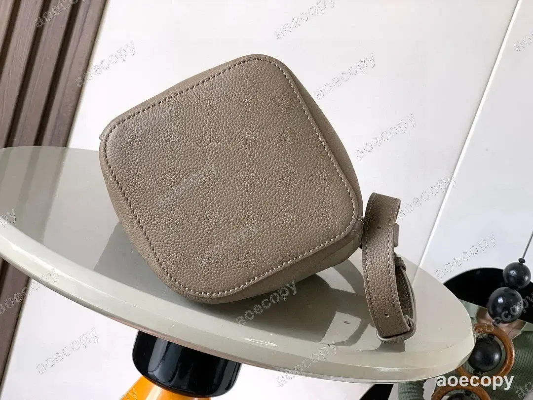 可愛い新作 ロエベ バッグ N級品 No.0344