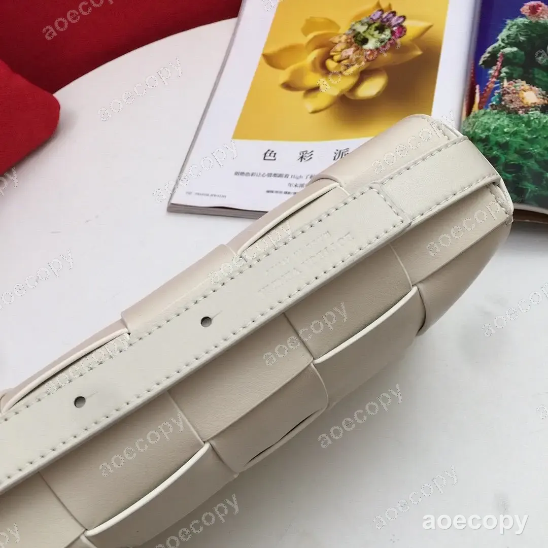 激安 バーバリー カセット バッグ N級品 CPG601280 No.0010