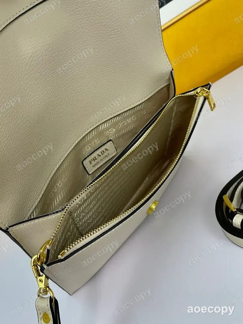 大人気★ プラダ バッグ 偽物 DD2802250 No.0215