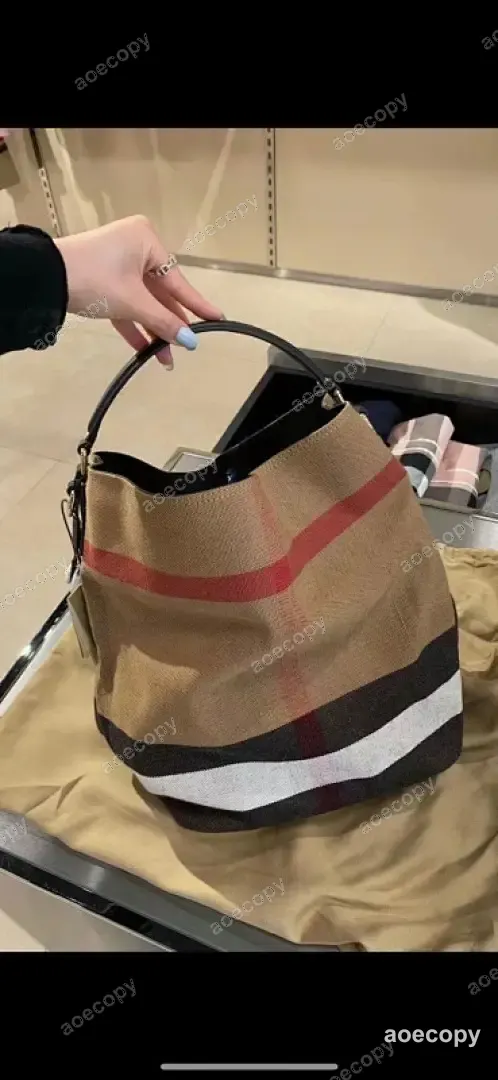 可愛い新作 バーバリー バッグ スーパーコピー 006808A7 No.0280