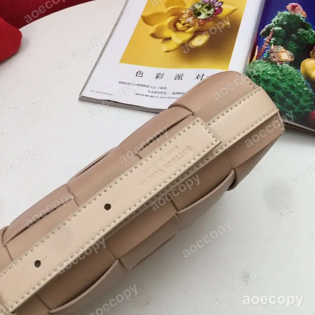 大人気★ バーバリー カセット バッグ スーパーコピー CPG601280 No.0021