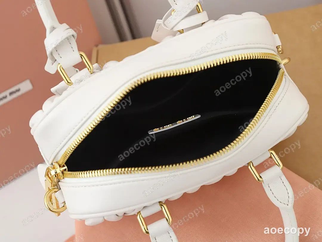 大人気★ ミュウミュウ バッグ N級品 No.0005
