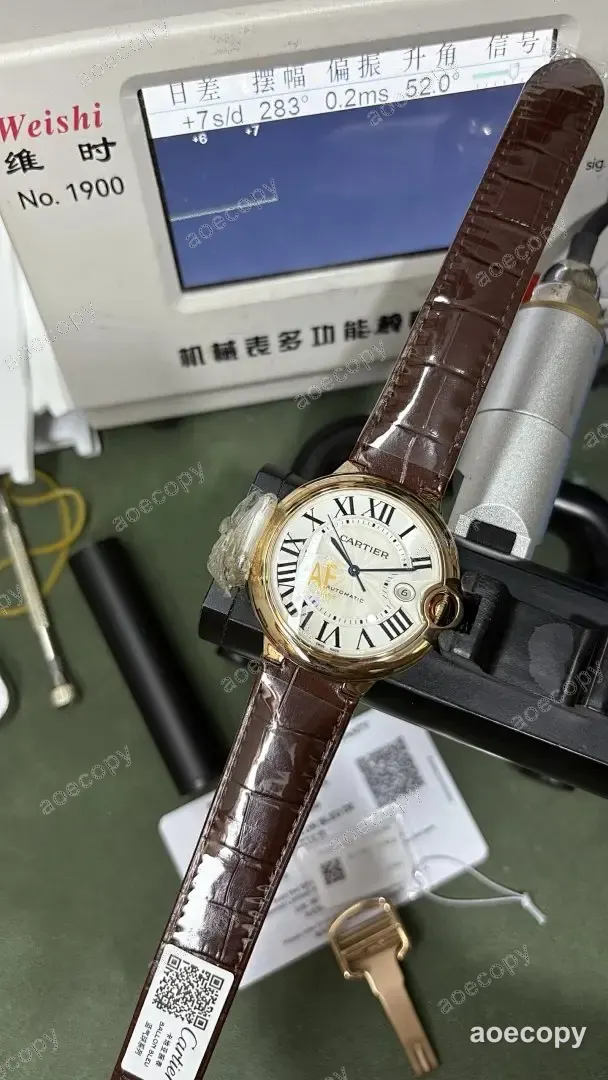 注目の新作 カルティエ バロン ブルー ローズゴールド ウォッチ スーパーコピー No.0123
