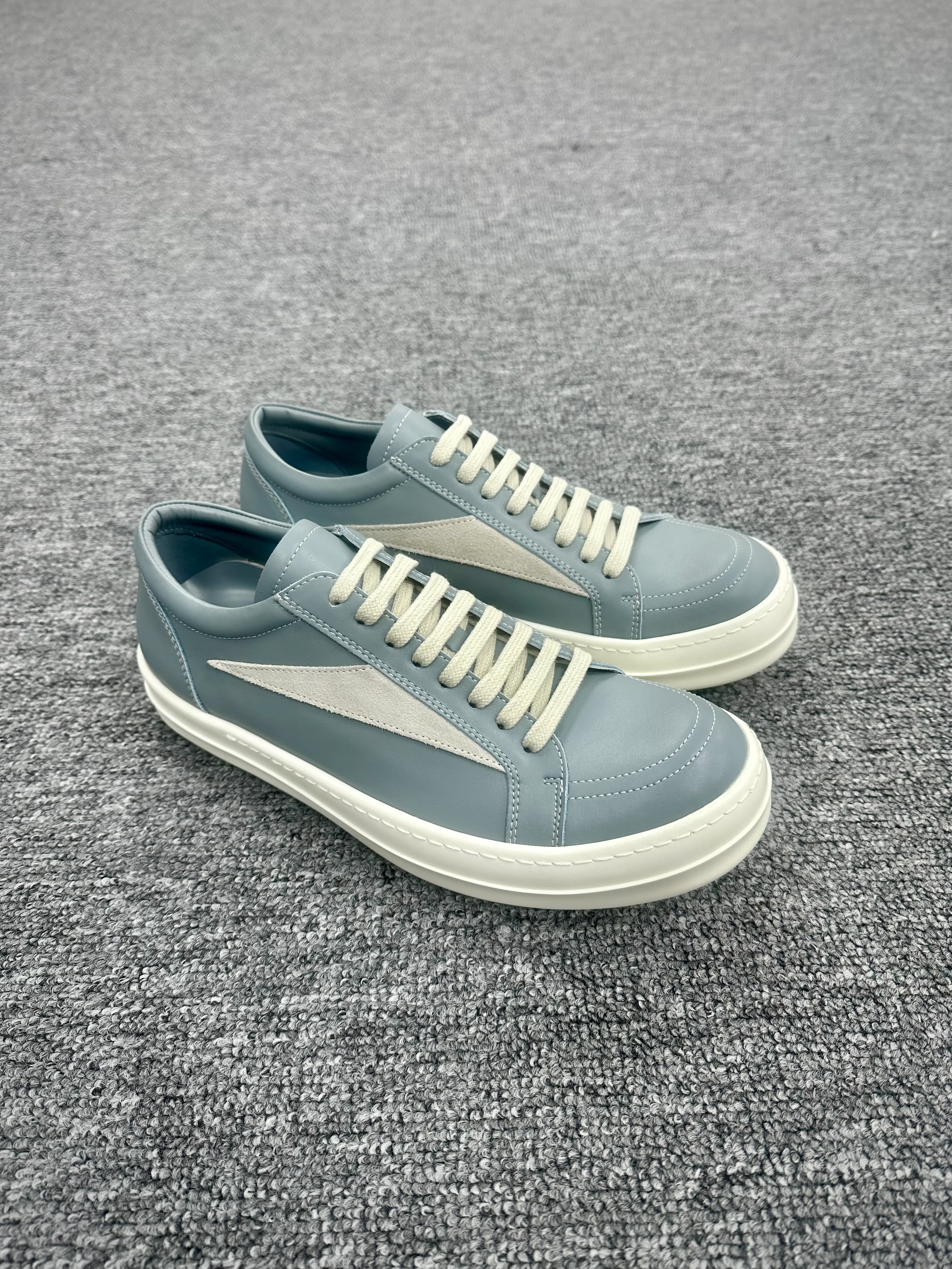 R 0wens Porterville “Pale Blue” Leather Vintage Low Sneakers