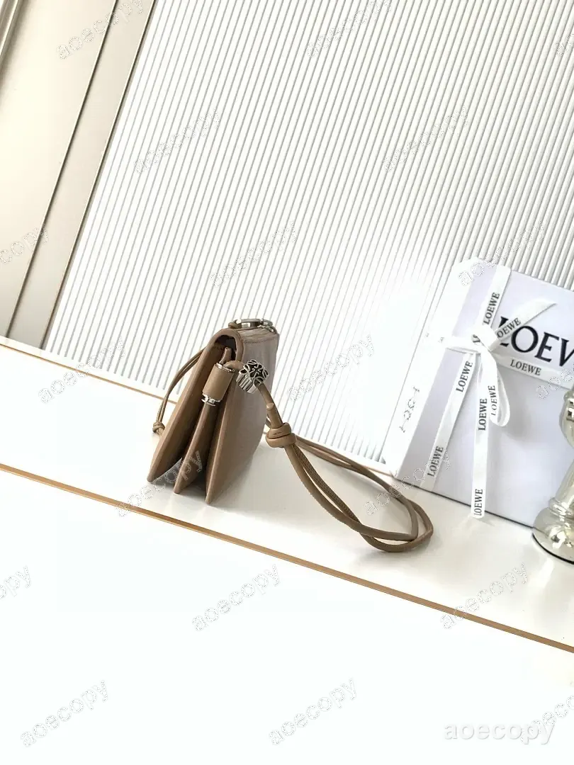 大人気★ ロエベ バッグ N級品 No.0118
