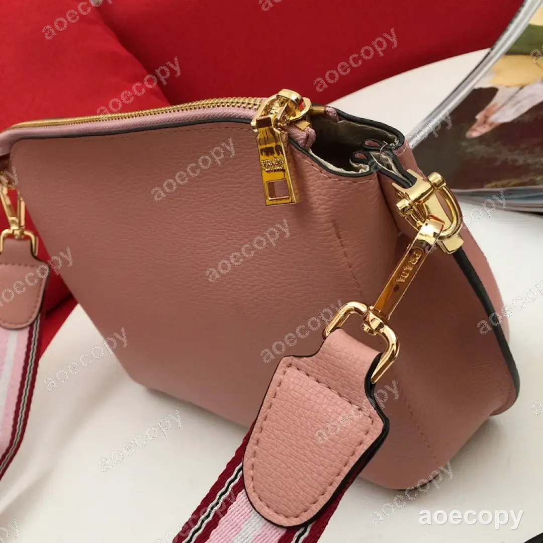 大人気★ プラダ バッグ N級品 DD2802350 No.0026