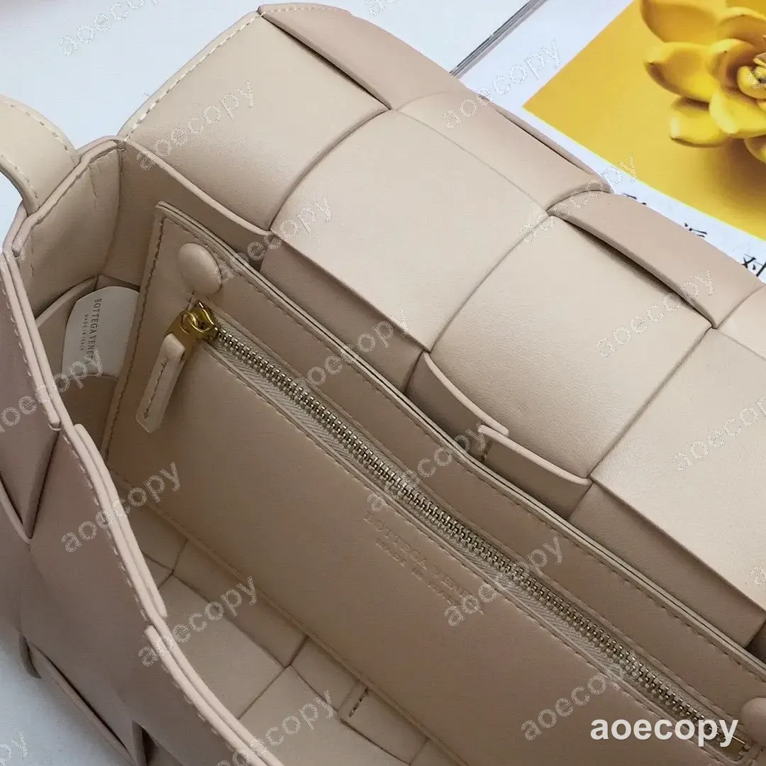 大人気★ バーバリー カセット バッグ スーパーコピー CPG601280 No.0021