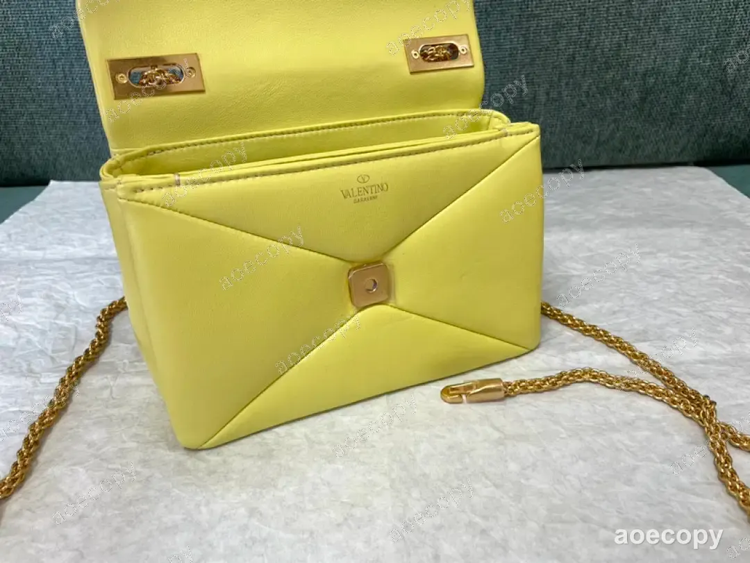 可愛い ヴァレンティノ バッグ コピー 0132CB2D No.0399