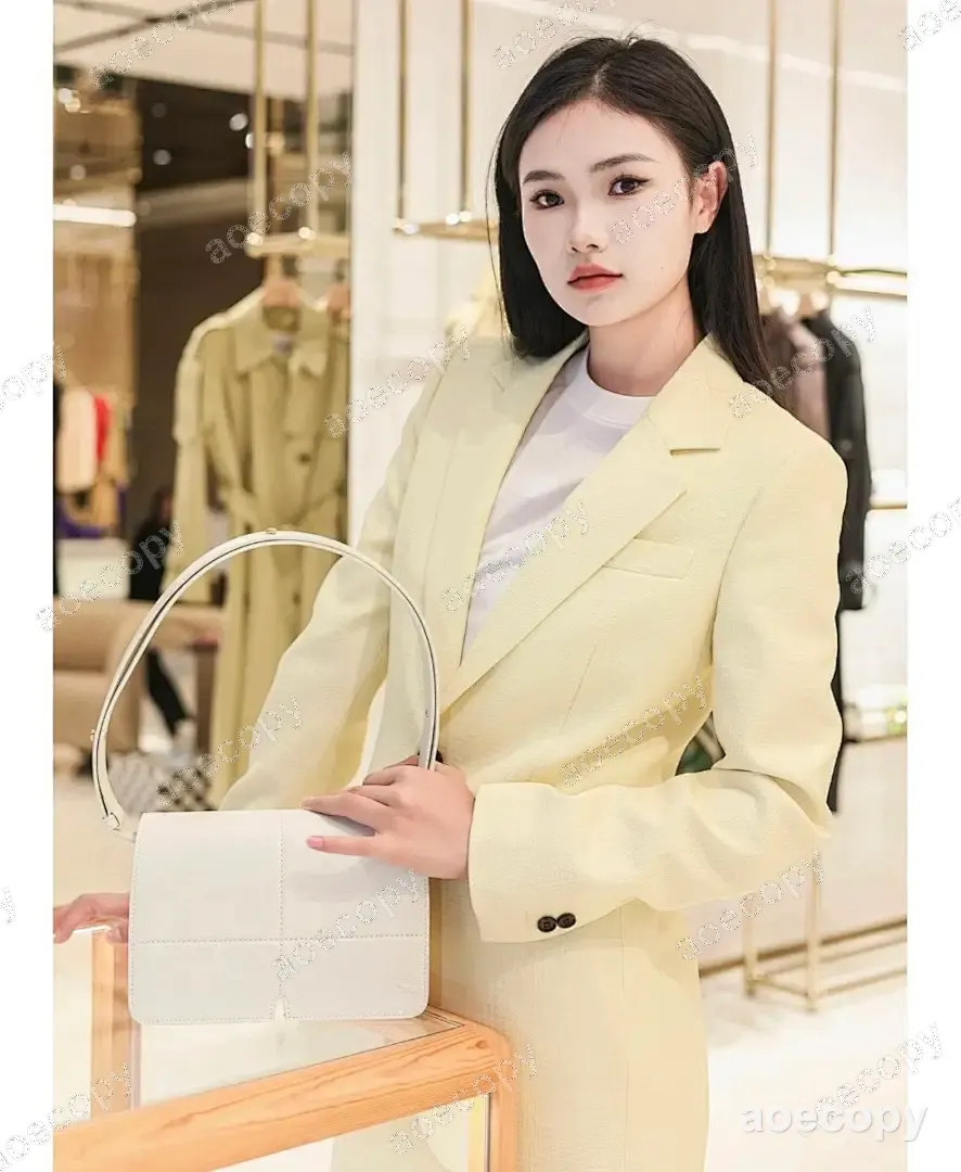 大人気★ バーバリー バッグ N級品 00258A5B No.0111