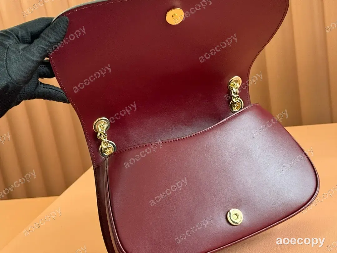 激安 グッチ ブロンディ ショルダーバッグ 偽物 815715 No.0216