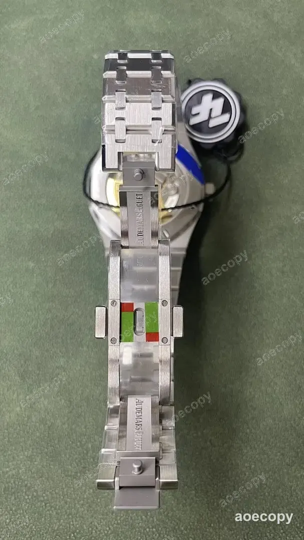 注目の新作 オーデマ・ピゲ ロイヤルオーク ブルー ウォッチ スーパーコピー RY2628W No.0027