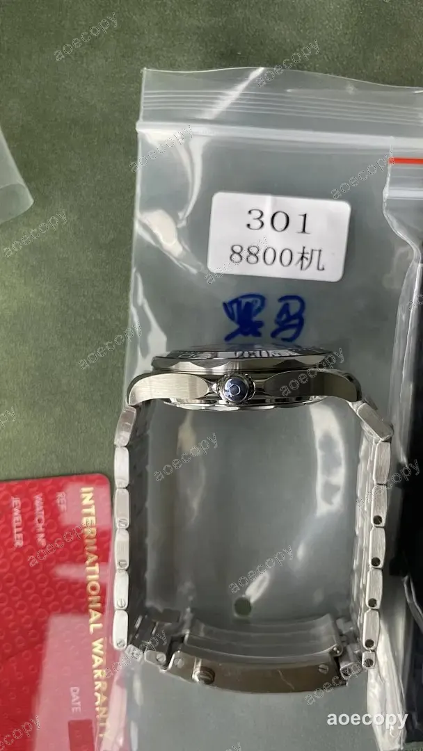 注目の新作 オメガ シーマスター ブラック ウォッチ N級品 8800 No.0028