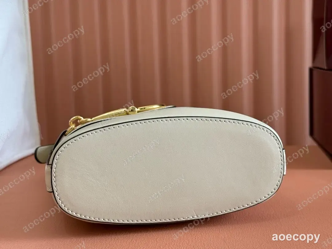 可愛い グッチ ショルダーバッグ スーパーコピー 833665 No.0172