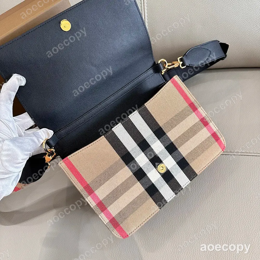 大人気★ バーバリー バッグ N級品 0095E68D No.0177