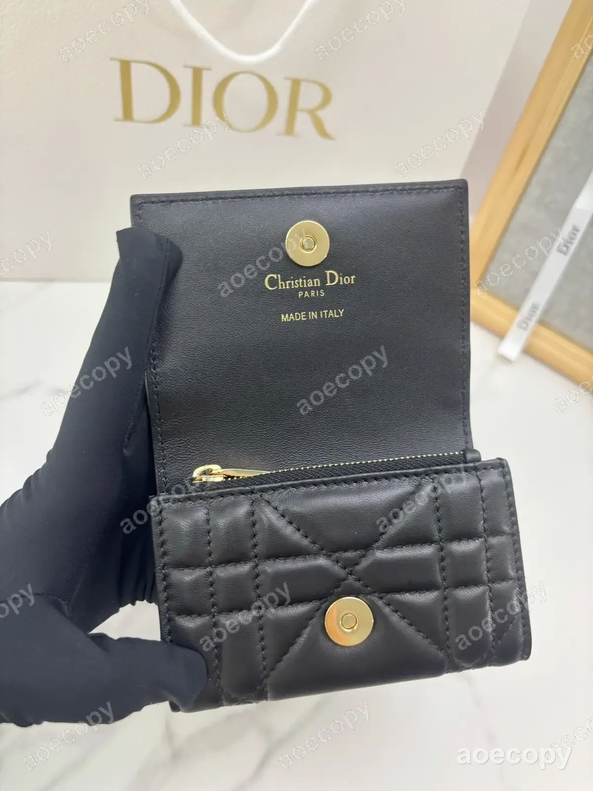 大人気★ ディオール レザー ホワイト ウォレット 偽物 No.0102