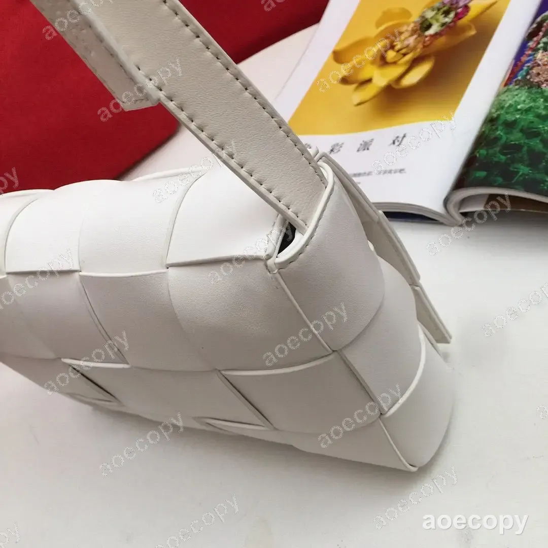 可愛い バーバリー カセット バッグ コピー CPG601280 No.0024
