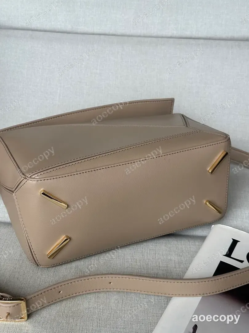 可愛い ロエベ バッグ 偽物 No.0241