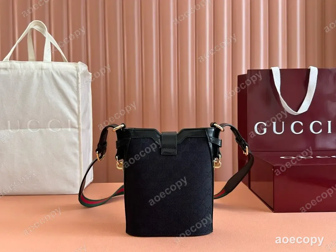 大人気★ グッチ ショルダーバッグ 偽物 782919 No.0250