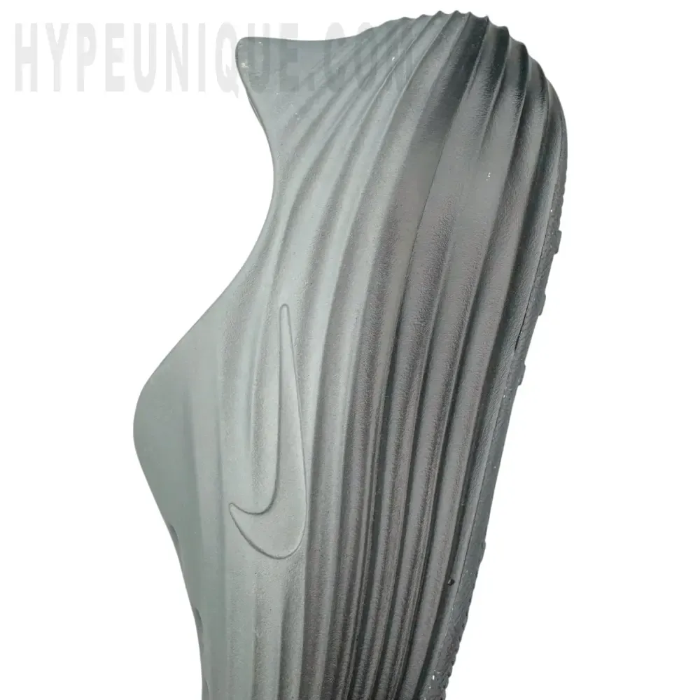 Side print detail of the shoe