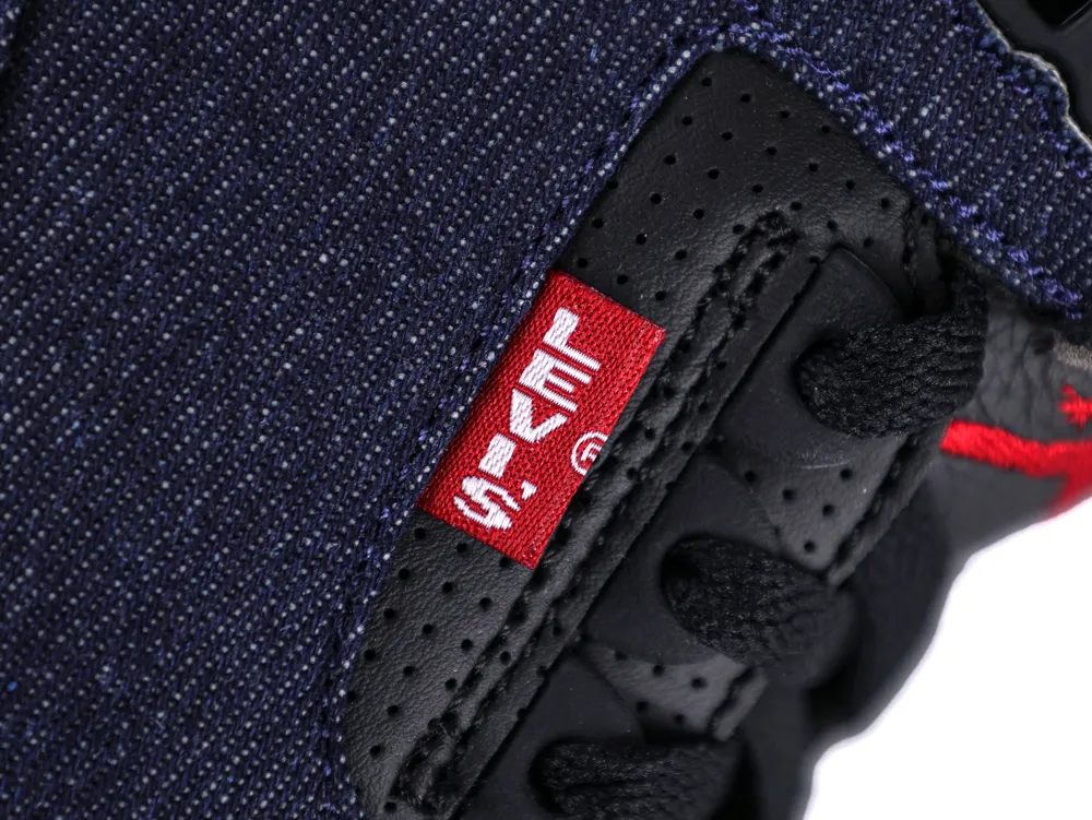 Levis x Jordan 3 Retro Indigo Levi’s Red Tag Detail