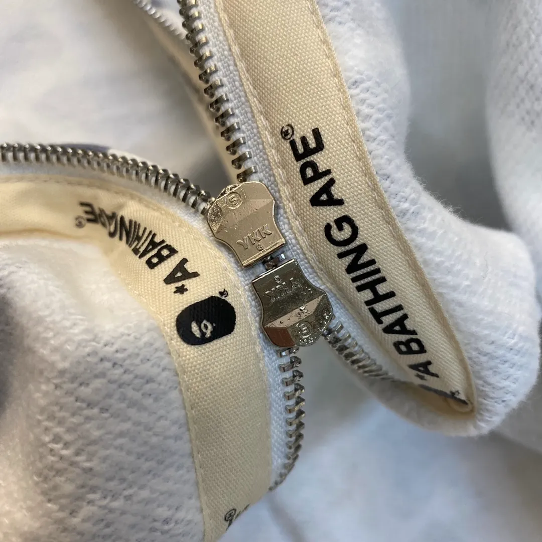 Zipper Detail