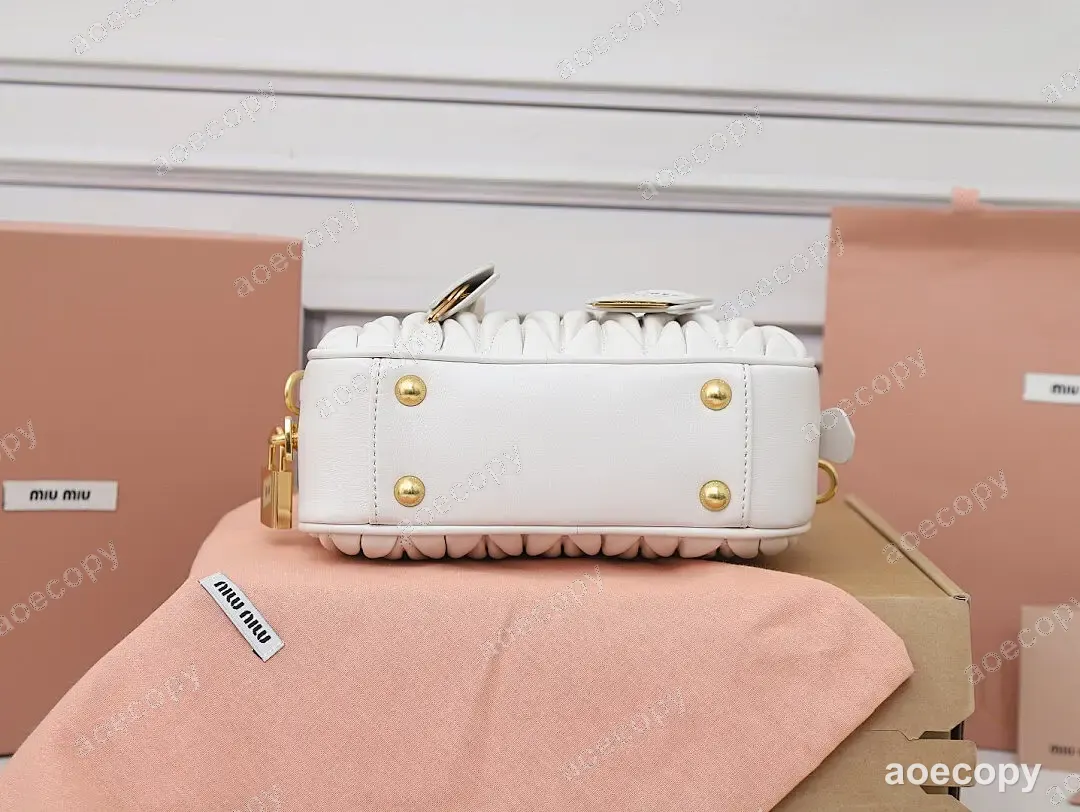 大人気★ ミュウミュウ バッグ N級品 No.0005