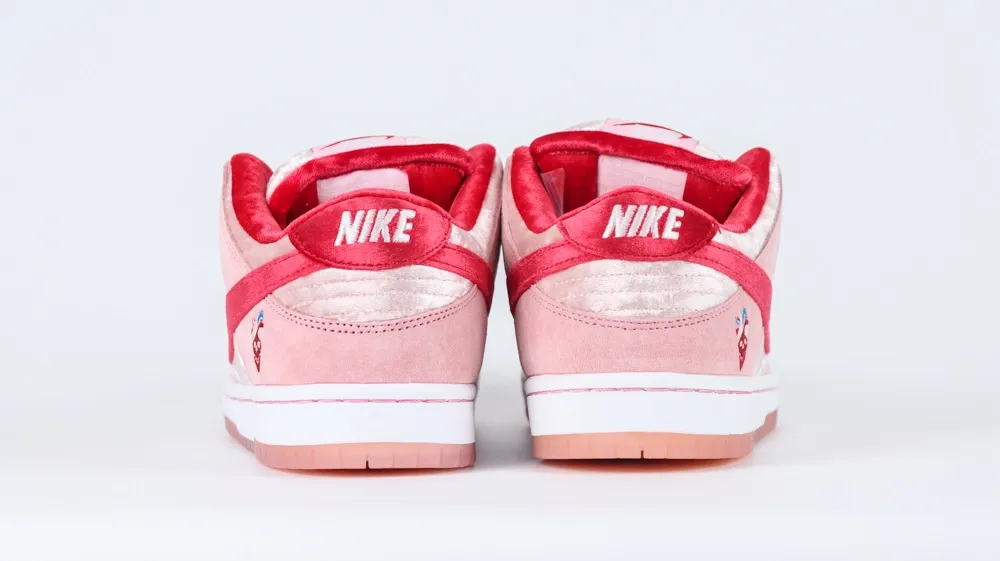 Dunk Low StrangeLove Skateboards Reps