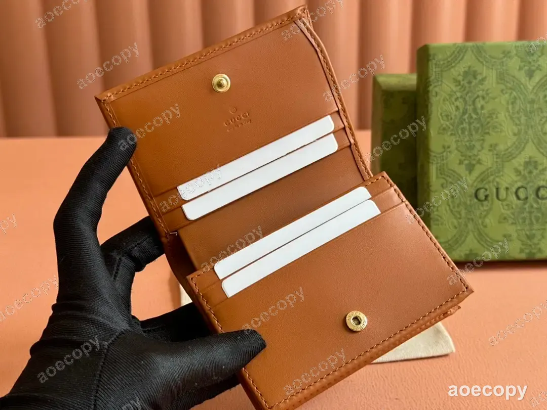 大人気★ グッチ ウォレット スーパーコピー 820682 No.0233
