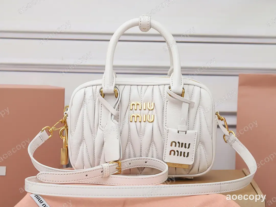 大人気★ ミュウミュウ バッグ N級品 No.0005