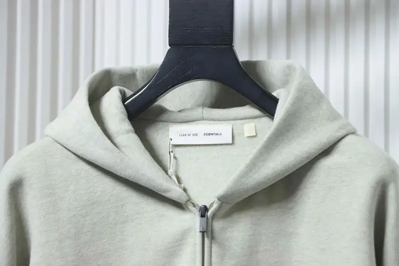 Neckline