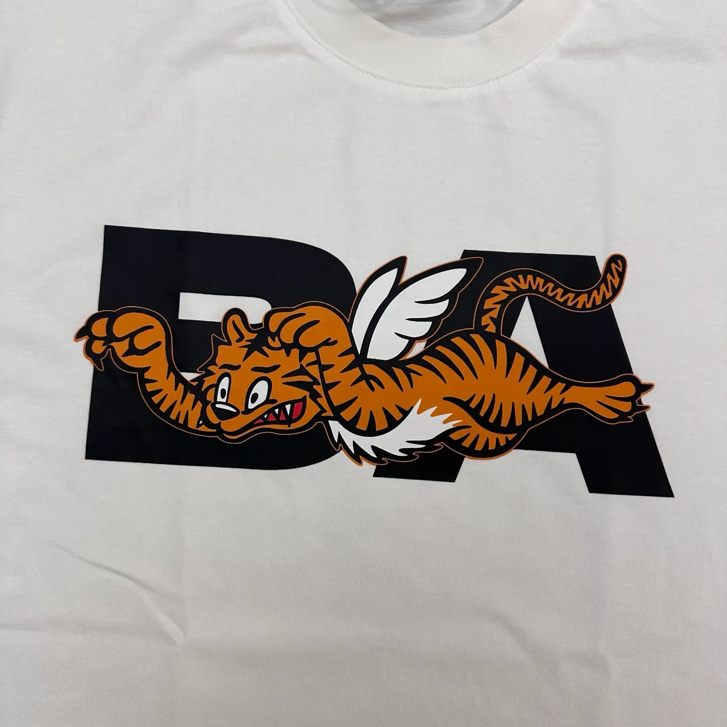 Logo Print Tiger
