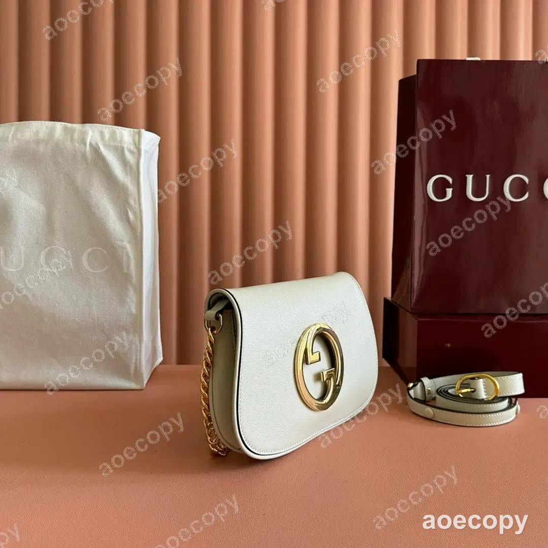 可愛い グッチ ショルダーバッグ N級品 699268 No.0211