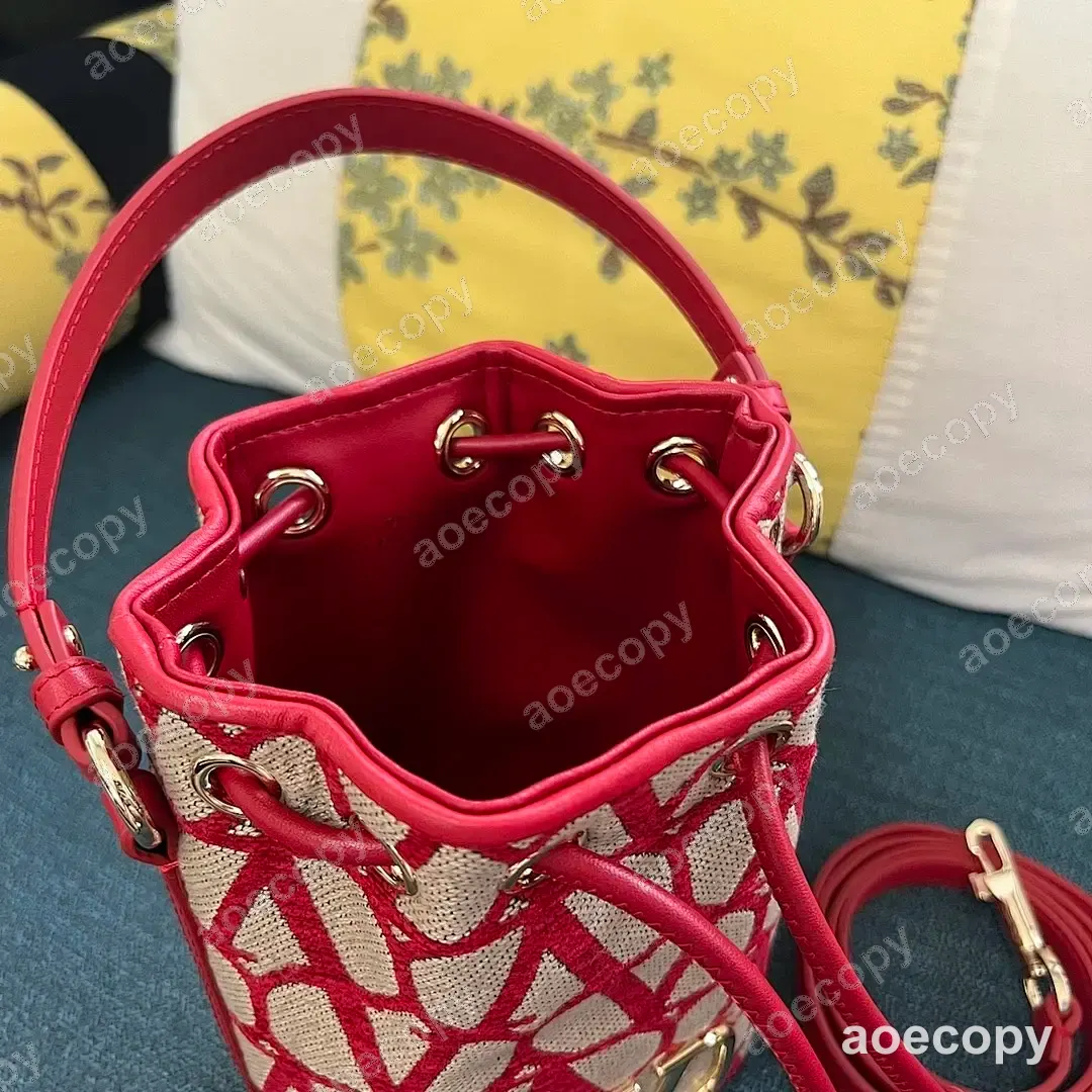 可愛い ヴァレンティノ バッグ 偽物 YUPOO-85 No.0159