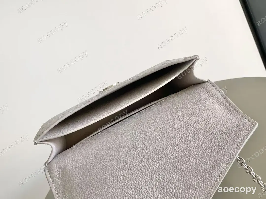 可愛い新作 ルイ・ヴィトン チェーン ウォレット 偽物 M13570 No.0088