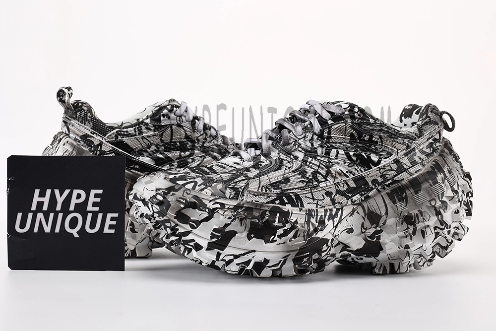 Bouncer graffiti-print sneakers
