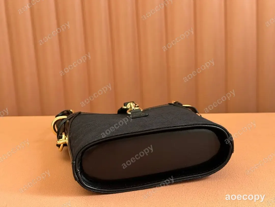大人気★ グッチ ショルダーバッグ 偽物 782919 No.0250