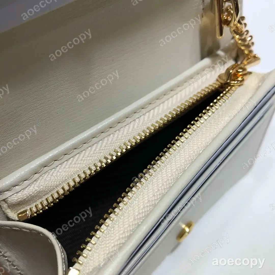 大人気★ グッチ ウォレット コピー 623180A No.0260