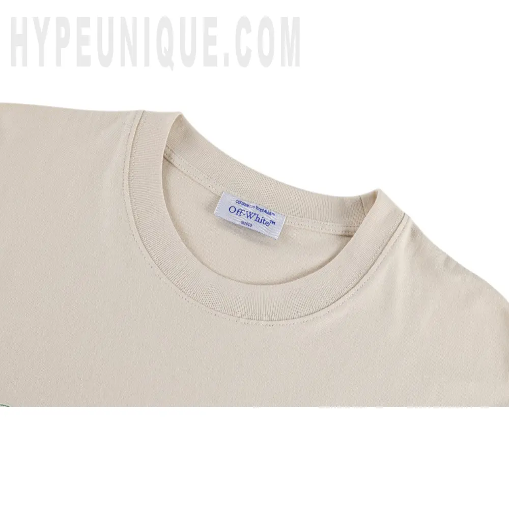 Close-up of the collar detail