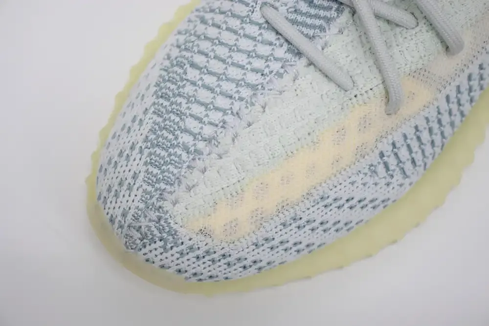 YEEZY 350 V2 CLOUD WHITE NON-REFLECTIVE