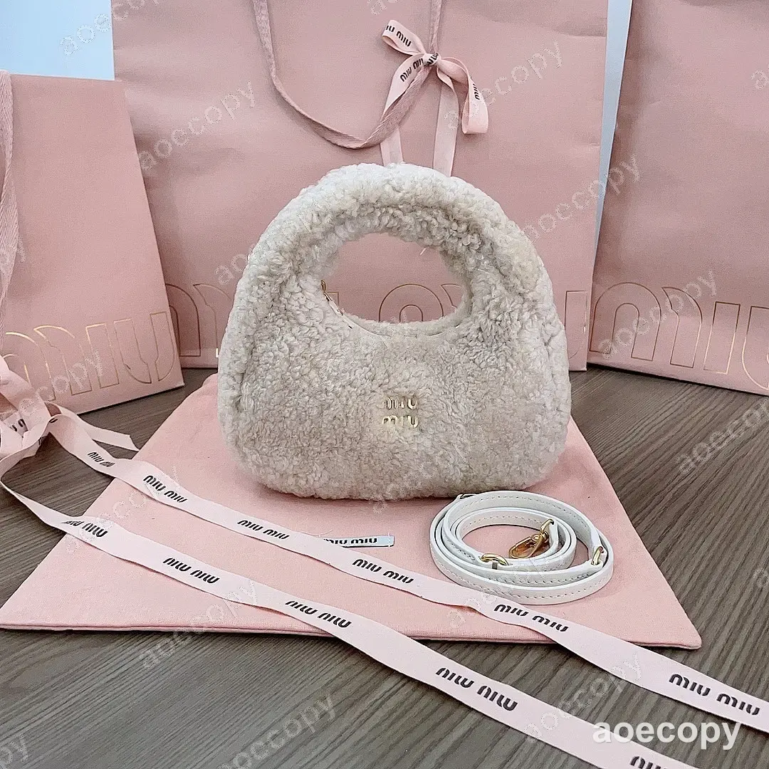 大人気★ ミュウミュウ バッグ N級品 No.0203