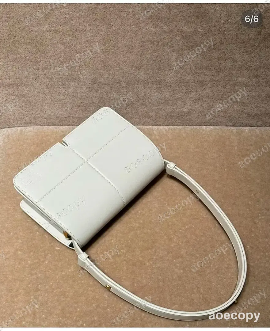 大人気★ バーバリー バッグ N級品 00258A5B No.0111